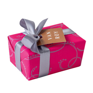 Gift Wrapped Mini Ballotin Rose 90g